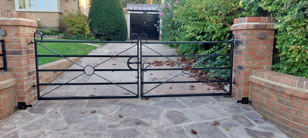 Driveway gate, Epsom